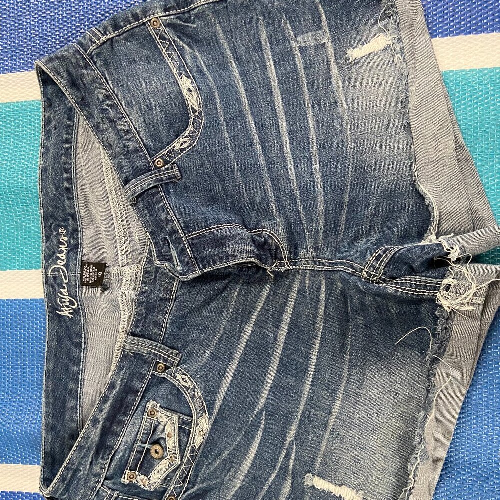 Ariya Jeans Denim Embroidery  W16 Shorts